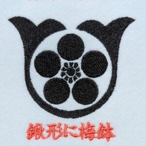 鍬形に梅鉢