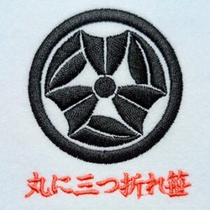 丸に三つ折れ笹